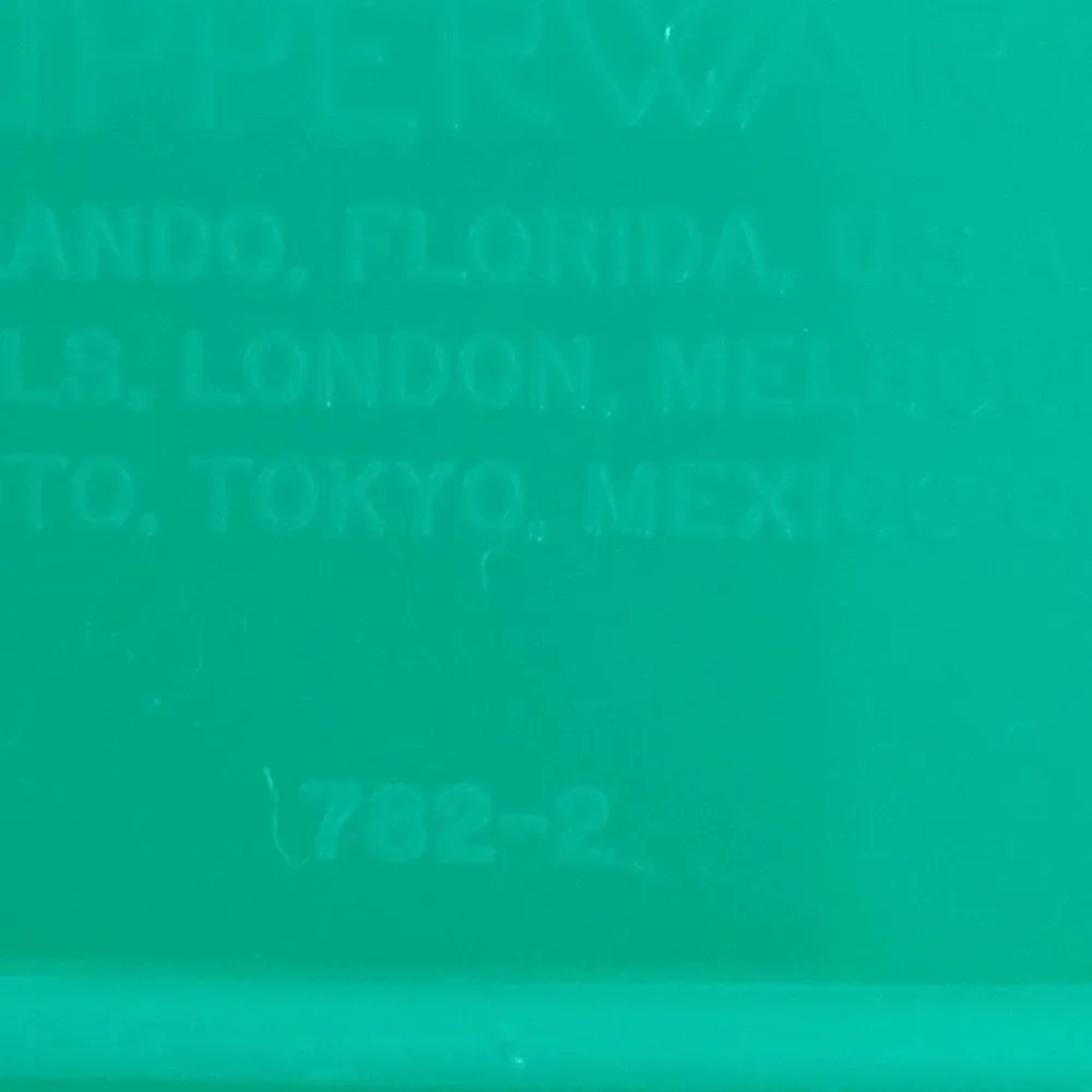 Tupperware Vintage Celery Vegetable Keeper Crisper Item 782-2 Jadeite Green